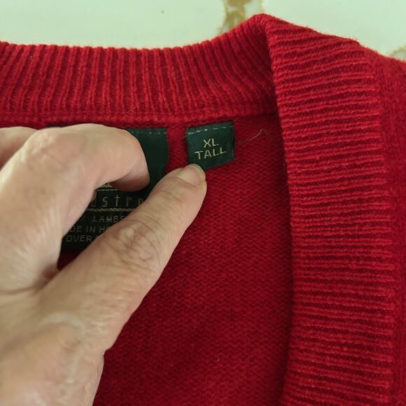 Nordstrom Sweater Mens 100% Lambs Wool VNeck Red SZXLT Classic Soft Knit - Picture 6 of 9